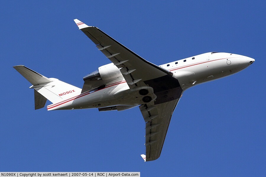 N1090X, 2004 Bombardier Challenger 604 (CL-600-2B16) C/N 5576, Xerox's Challenger departs r/w 22