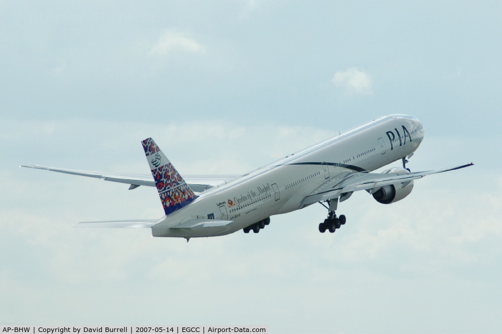 AP-BHW, 2007 Boeing 777-340/ER C/N 33779, PIA - Taking off