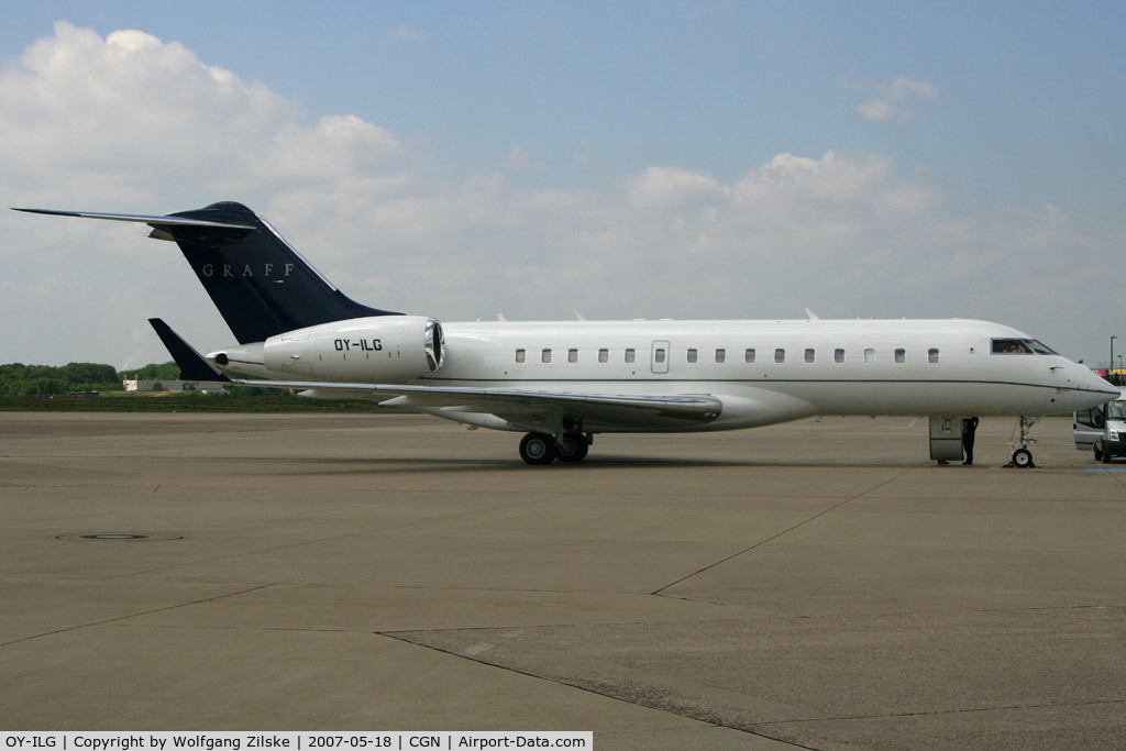 OY-ILG, 2004 Bombardier BD-700 1A10 Global Express C/N 9163, visitor