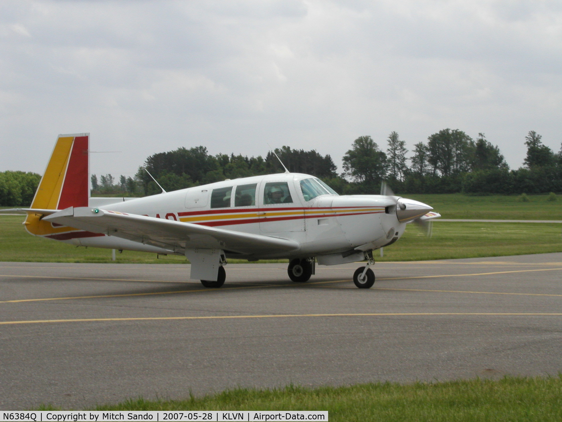 N6384Q, 1967 Mooney M20F Executive C/N 670467, Mooney taxiing out for a 12 departure.