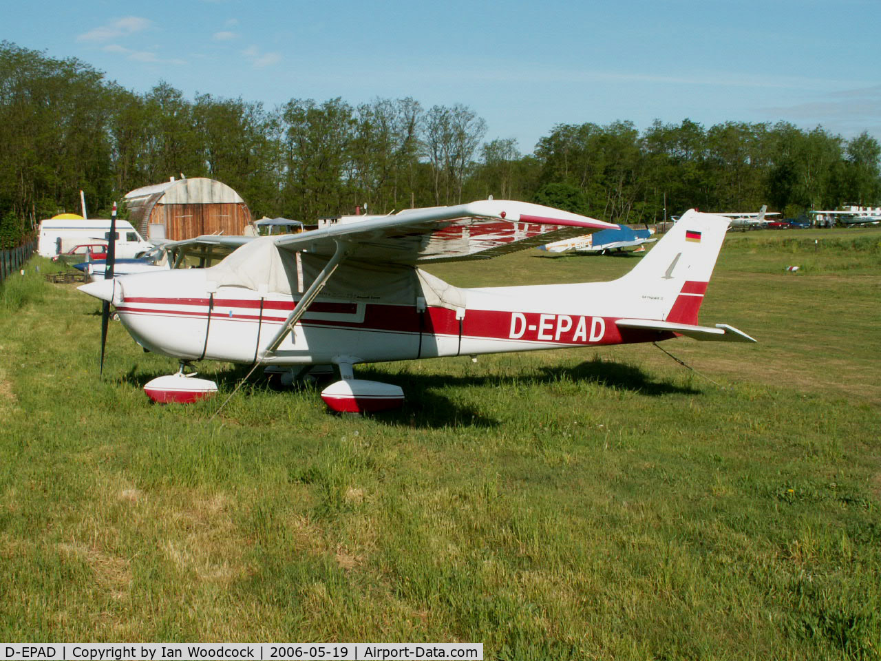 D-EPAD, Cessna 172N C/N 17269018, Cessna 172N/Saarmund-Brandenburg
