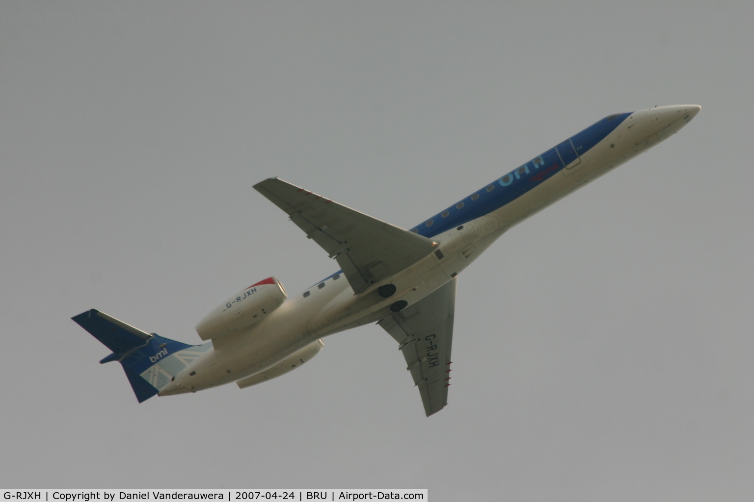 G-RJXH, 2001 Embraer EMB-145EP (ERJ-145EP) C/N 145442, taking off