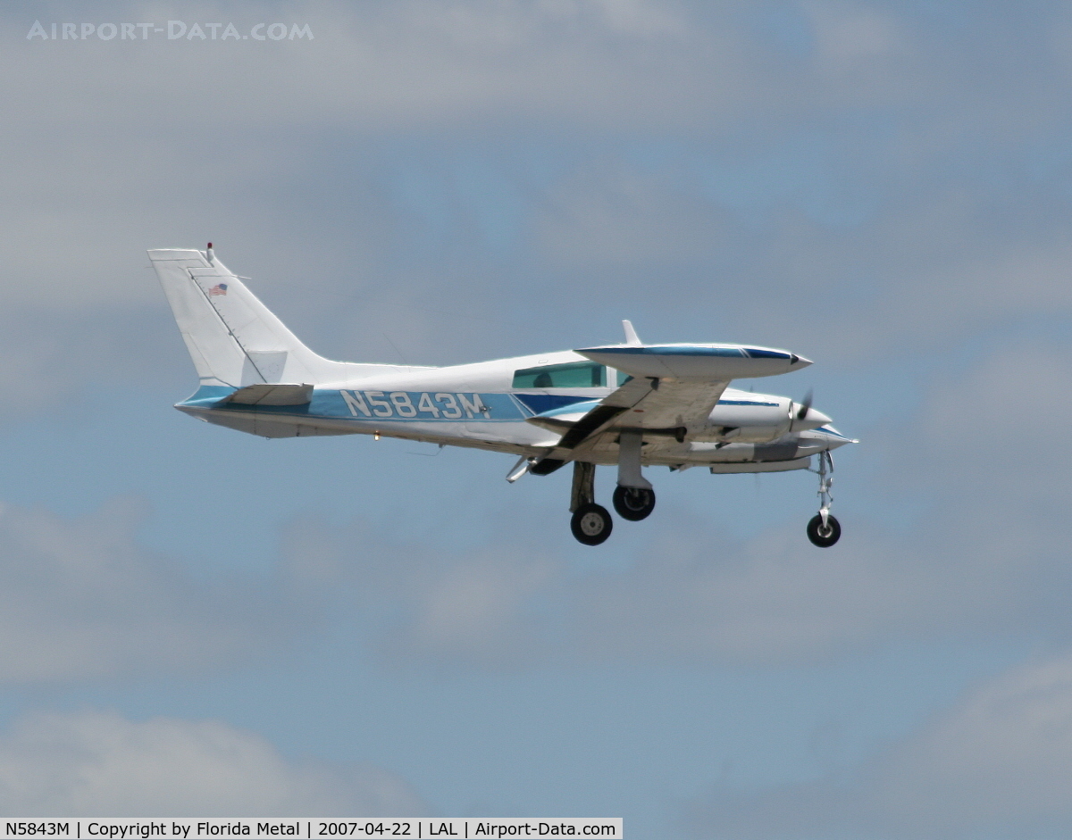 N5843M, 1969 Cessna T-310P C/N 310P0143, T-310P