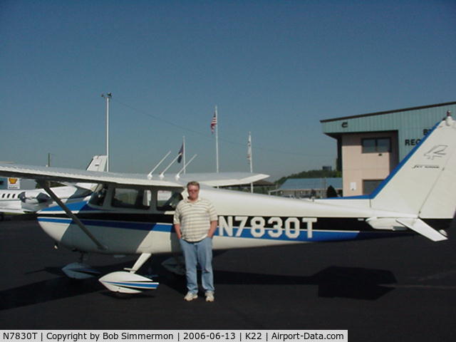 N7830T, 1960 Cessna 172A C/N 47430, T & me at Prestonsburg, KY.
