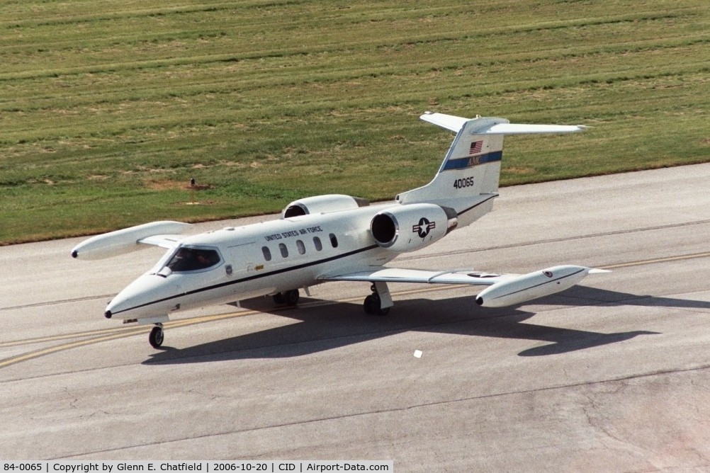 84-0065, 1984 Gates Learjet C-21A C/N 35A-511, C-21A taxiing past the control tower
