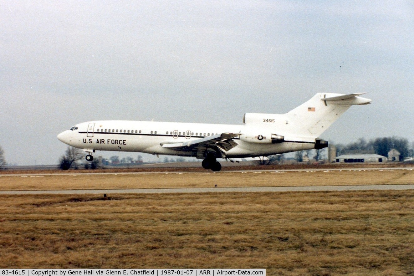 83-4615, 1965 Boeing 727-35 C/N 18816, C-22B arriving runway 9