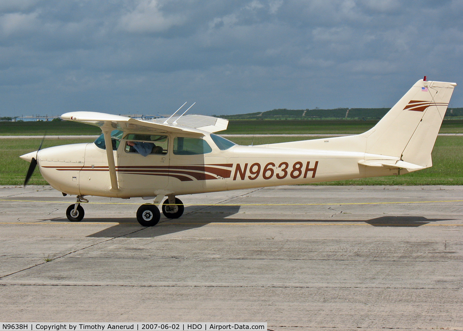 N9638H, 1975 Cessna 172M C/N 17266285, 1975 Cessna 172M Skyhawk, c/n 17266285, The EAA Texas Fly-In