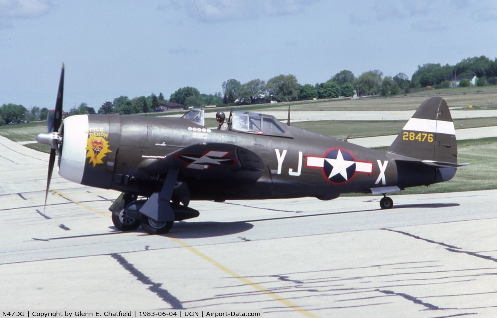 N47DG, 1942 Curtiss P-47G Thunderbolt C/N 21953, Landing after performance. Now active as G-CDVX