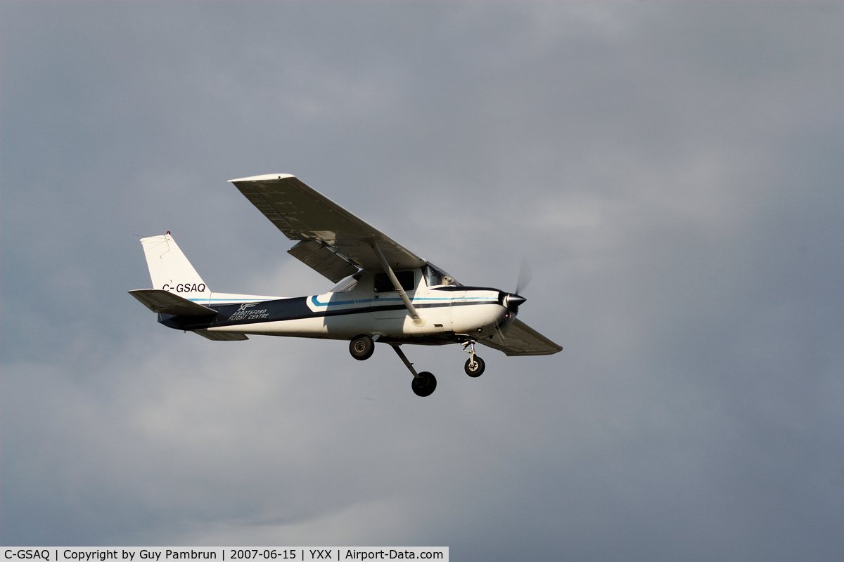 C-GSAQ, 1975 Cessna 150M C/N 15077499, On short final