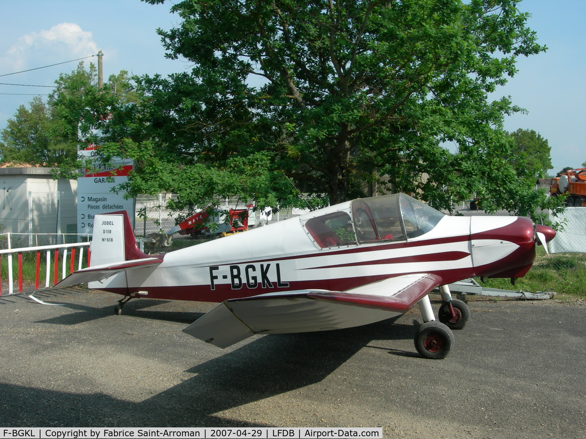 F-BGKL, Wassmer (Jodel) D-112 Club C/N 618, outside its hangar in Montauban.