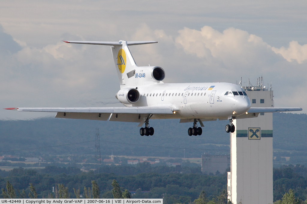 UR-42449, 1994 Yakovlev Yak-42D C/N 1401018, Dniproavia Y42