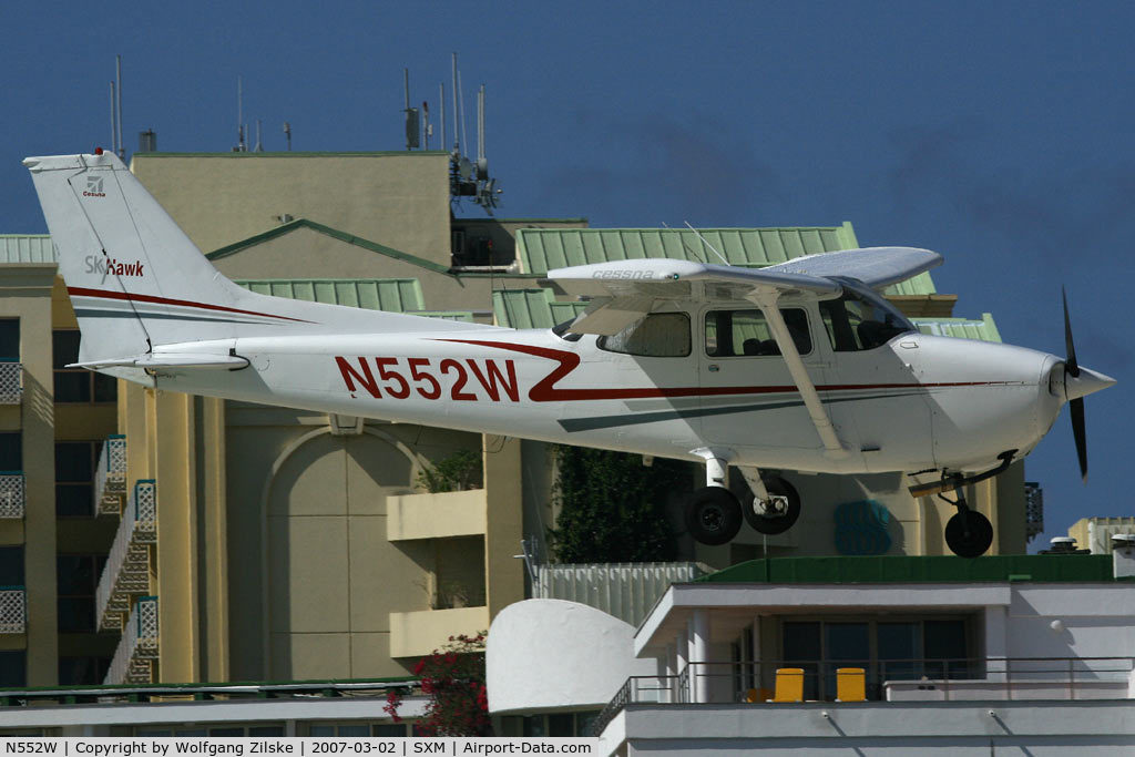 N552W, 1977 Cessna 172N C/N 17268492, visitor
