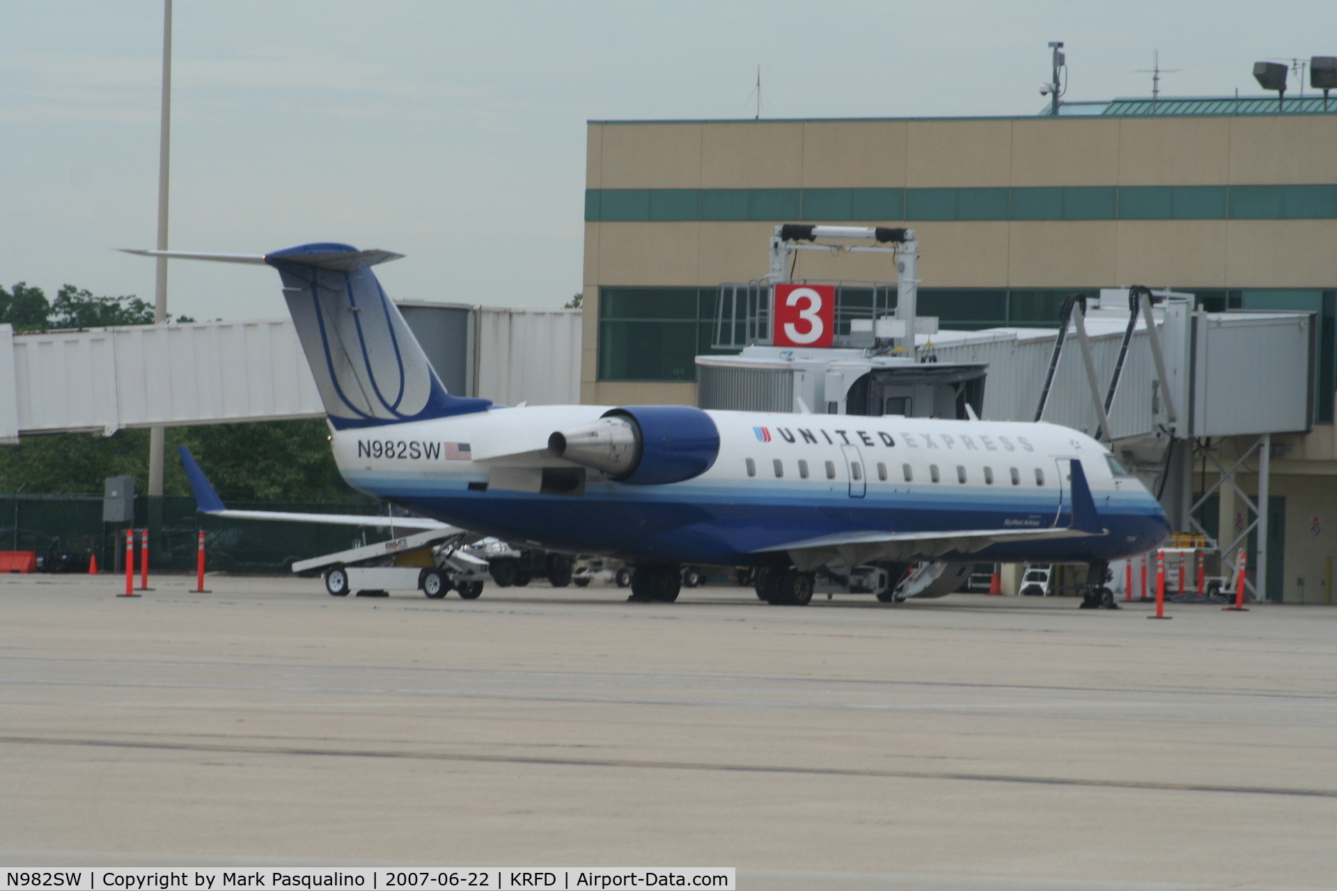 N982SW, 2004 Bombardier CRJ-200 (CL-600-2B19) C/N 7956, CL-600-2B19
