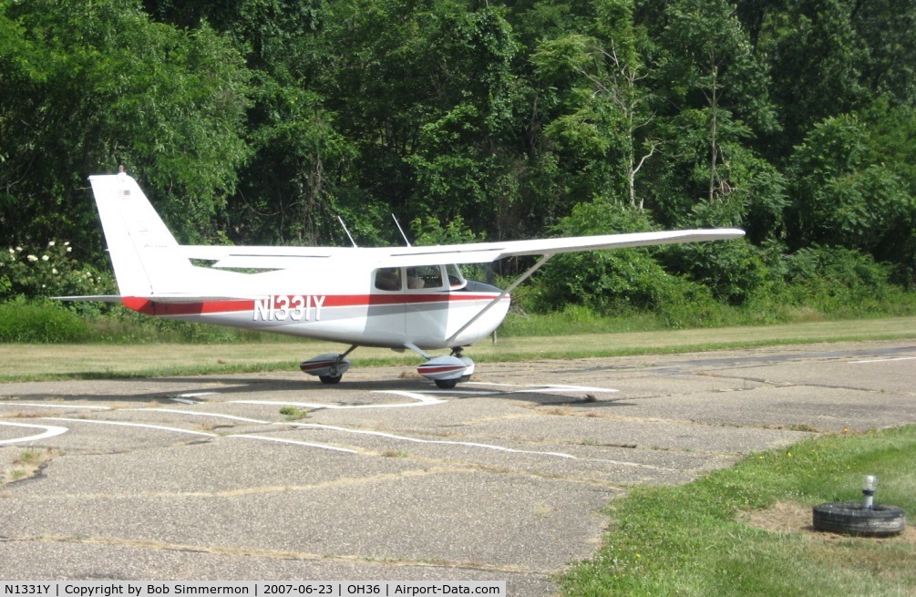 N1331Y, 1961 Cessna 172C C/N 17249031, Departing Riverside, OH