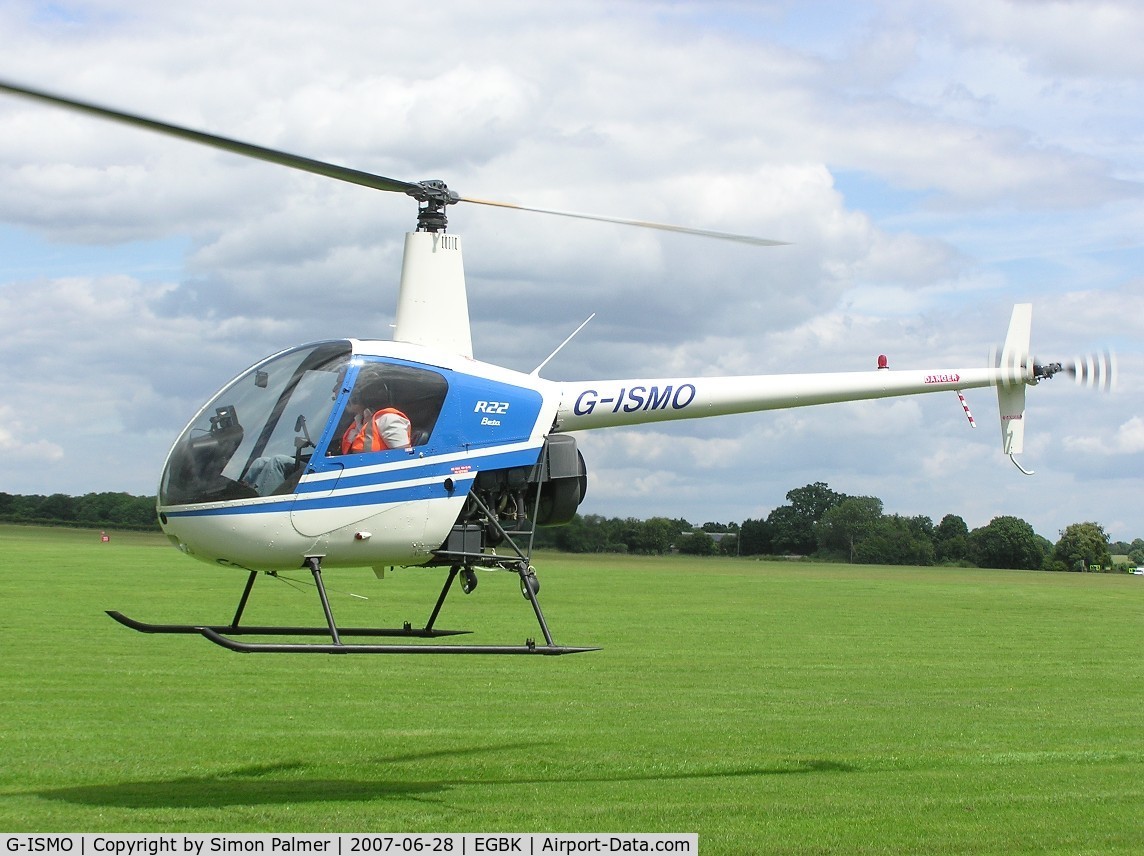 G-ISMO, 1988 Robinson R22 Beta C/N 0870, R22 taking off from Sywell