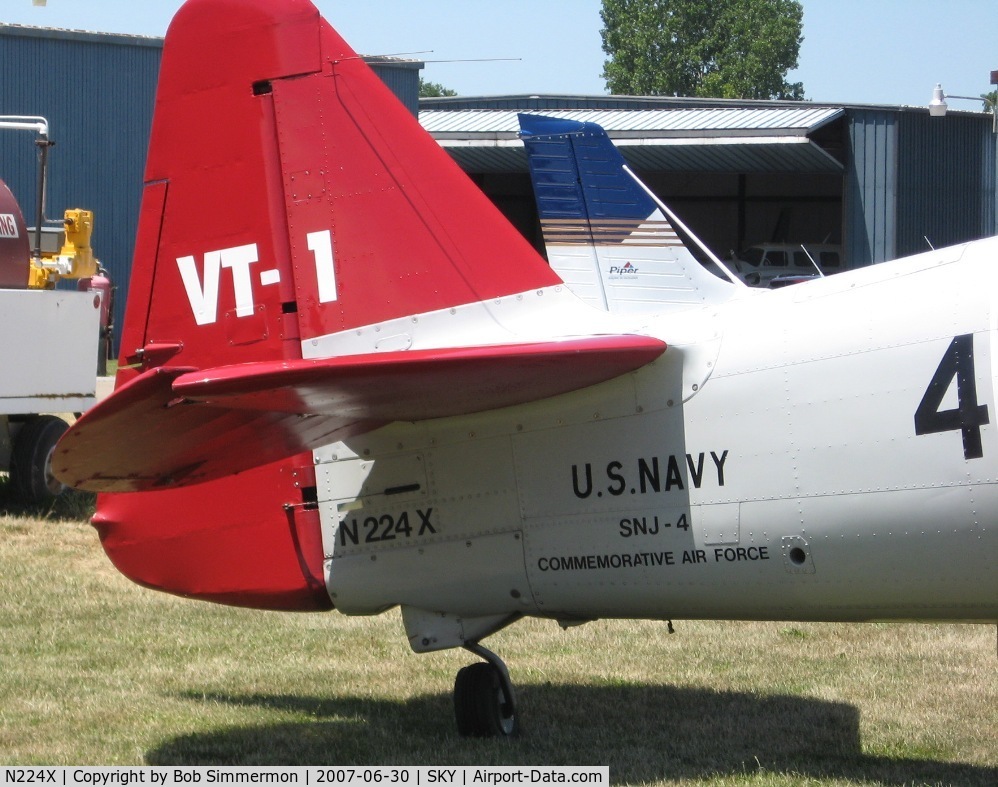N224X, 1941 North American SNJ-4 Texan C/N 88-13041, Fly-in at Sandusky, OH
