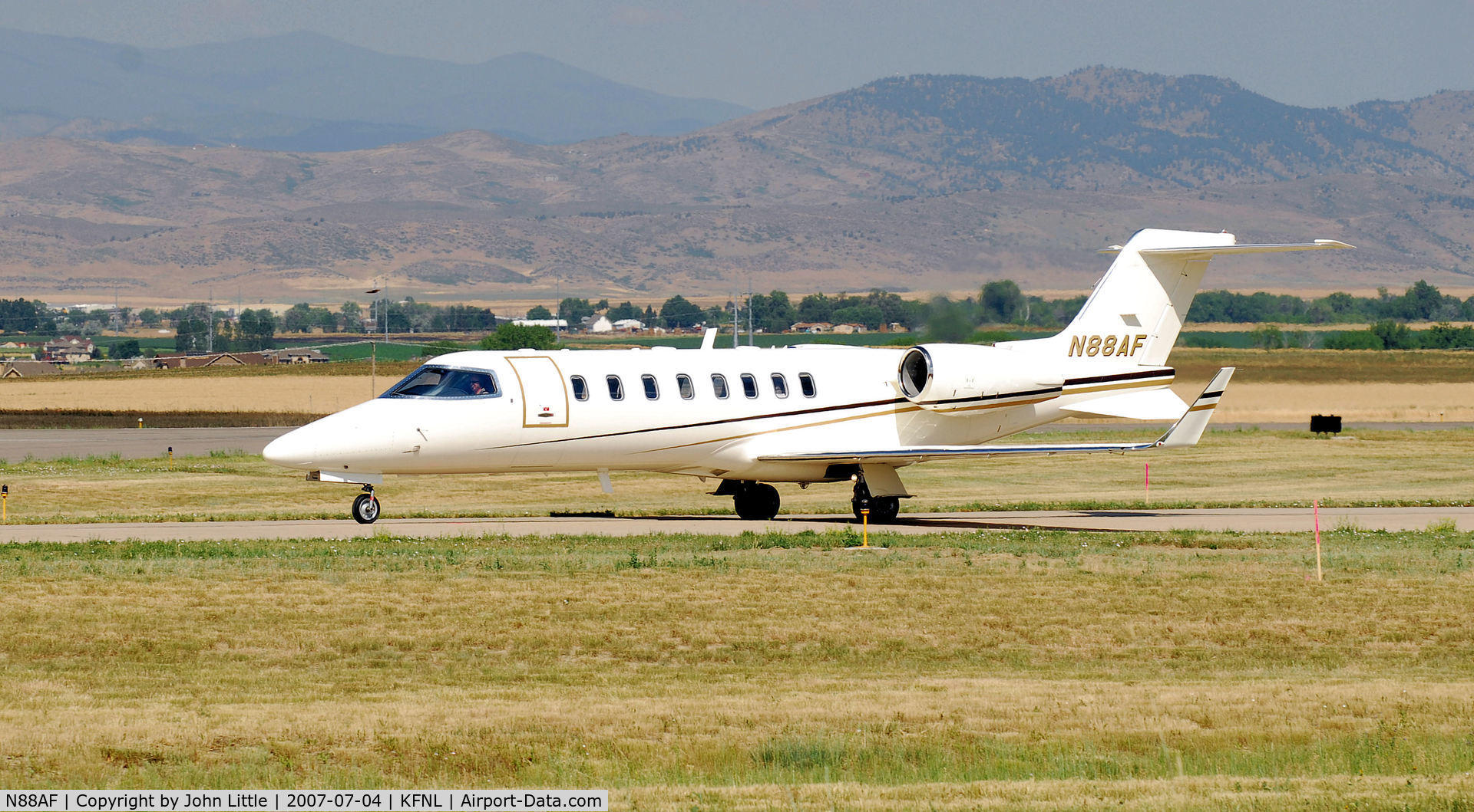 N88AF, Learjet 45 C/N 205, Taxi to Ramp - Ft Collins/Loveland Airport