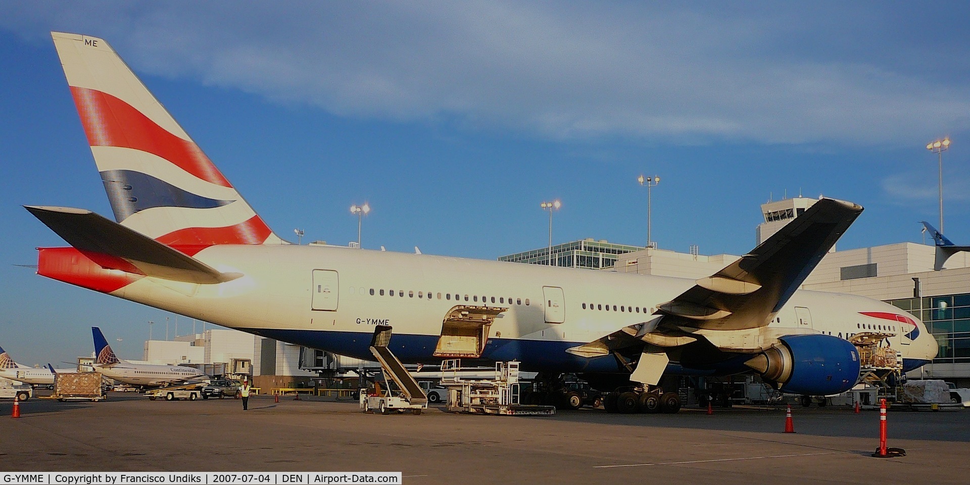 G-YMME, 2000 Boeing 777-236/ER C/N 30306, Flight 218 to LHR being loaded on A37.