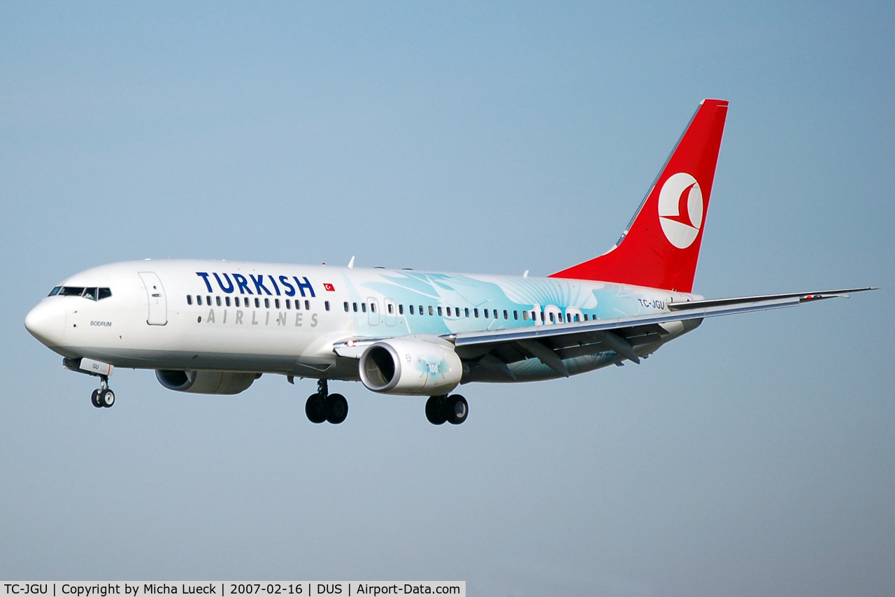 TC-JGU, 2006 Boeing 737-8F2 C/N 34418, On approach to Düsseldorf