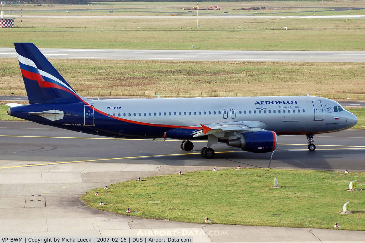 VP-BWM, 2004 Airbus A320-214 C/N 2233, Taxiing to the runway