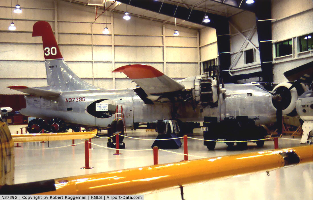 N3739G, 1945 Consolidated Vultee P4Y-2 Privateer C/N 59819, Rebuild to PB4Y-2 Privateer configuration.Lone Star Flight Museum.07-1995.
