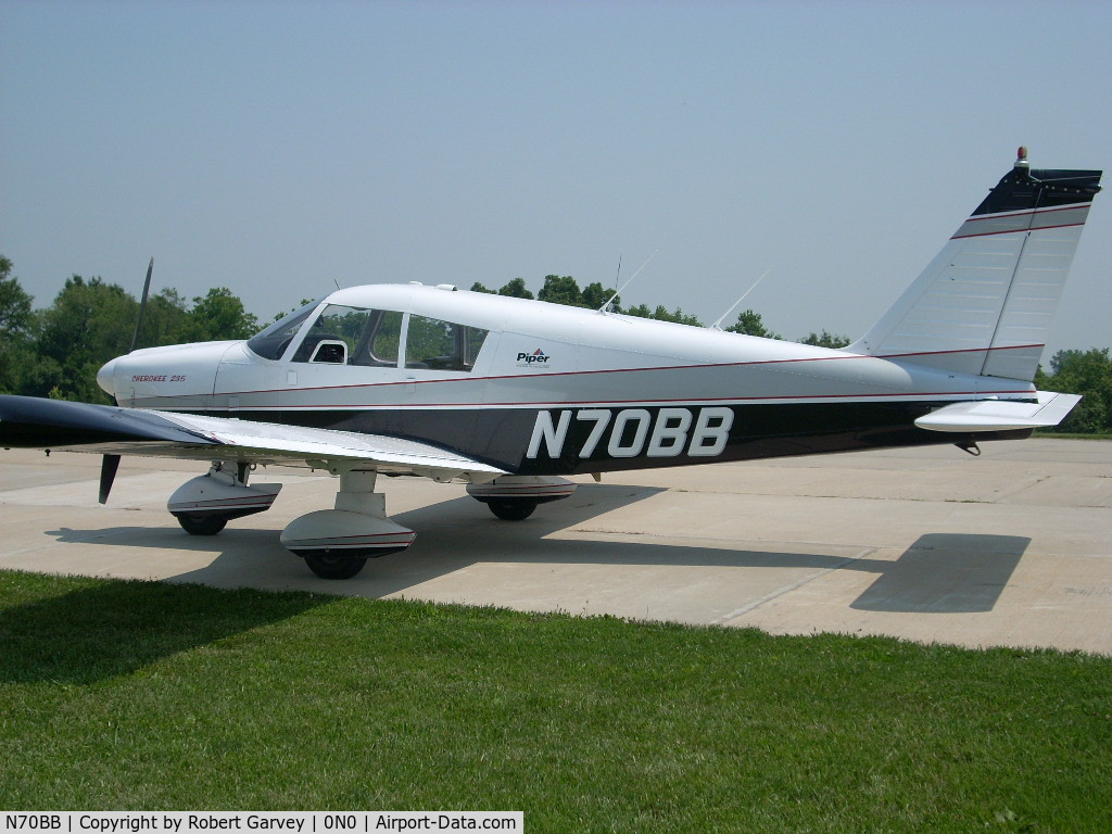 N70BB, 1963 Piper PA-28-235 C/N 28-10198, On the ramp at Roosterville Airport Liberty, MO