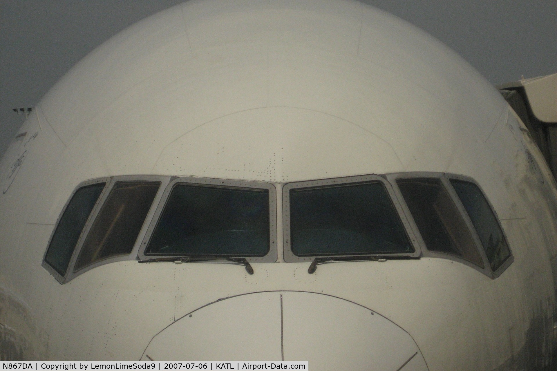 N867DA, 2002 Boeing 777-232 C/N 29743, This was taken just after landing at KATL