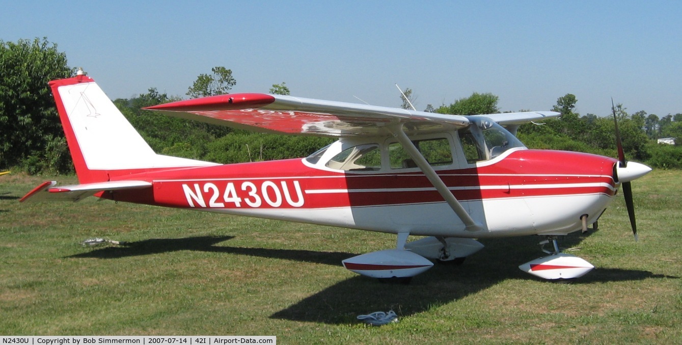 N2430U, 1963 Cessna 172D C/N 17250030, One of my old rides at the breakfast/lunch fly-in at Zanesville, OH.  This is the first I've seen this bird in 30 years!