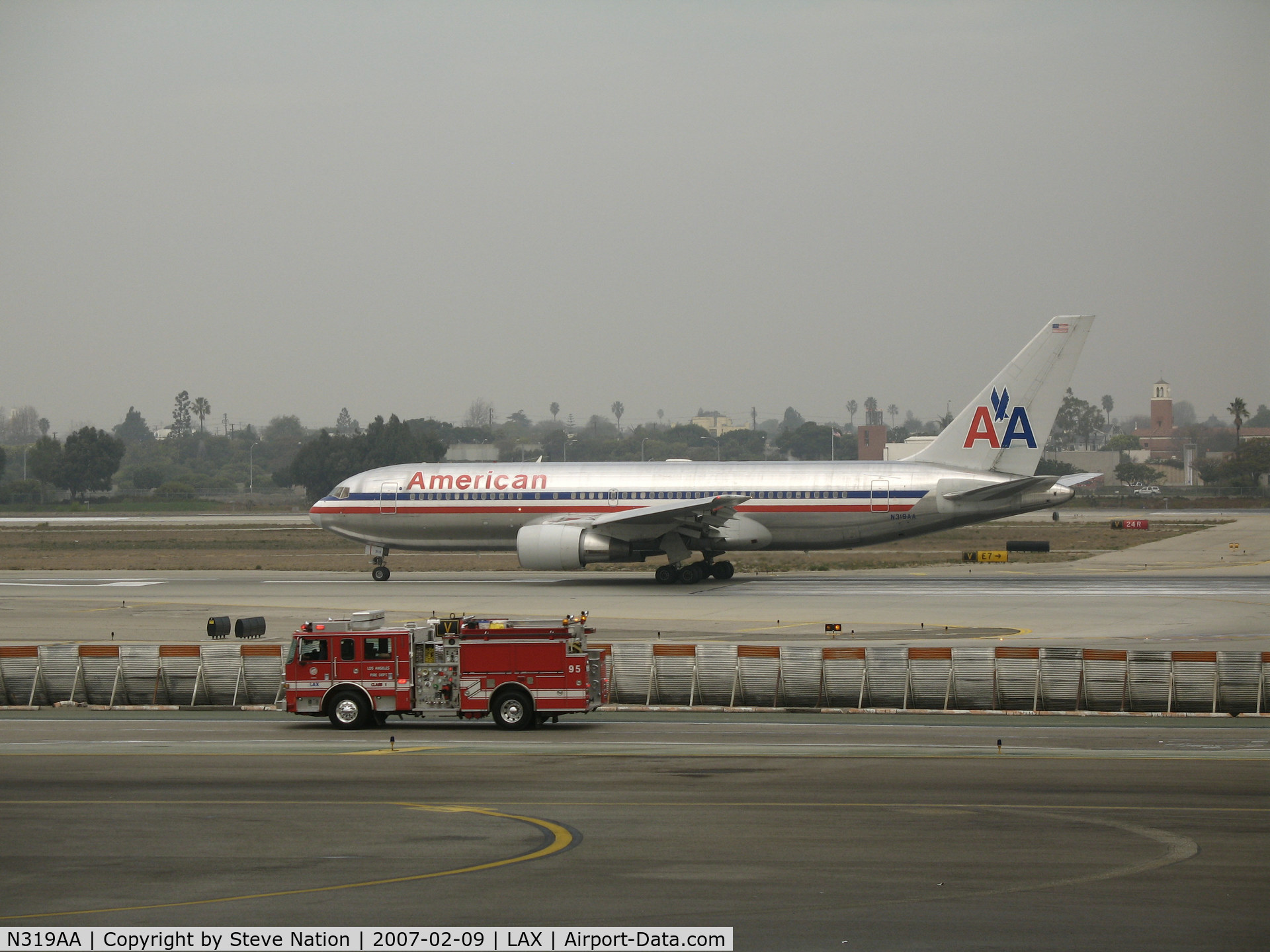 N319AA, 1985 Boeing 767-223 C/N 22320, American 767-223 rolling @ LAX