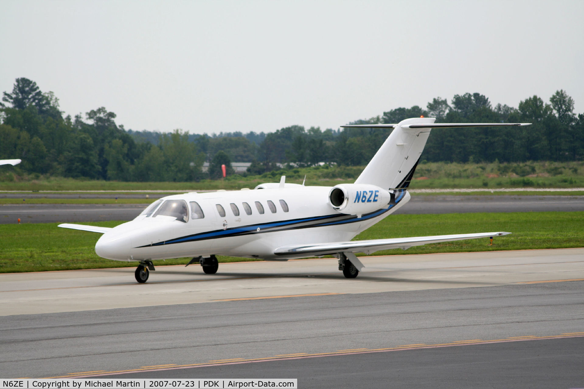 N6ZE, 2003 Cessna 525A CitationJet CJ2 C/N 525A-0141, Taxing to Jet Fueling