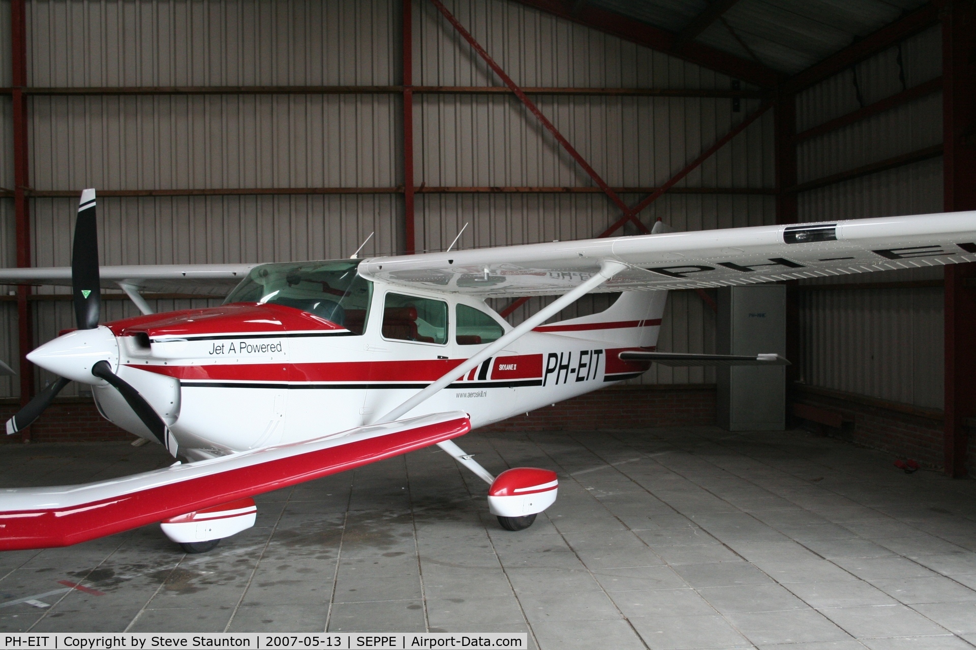 PH-EIT, Cessna F182Q SMA C/N 267231, Taken on a Aeroprint tour @ Seppe