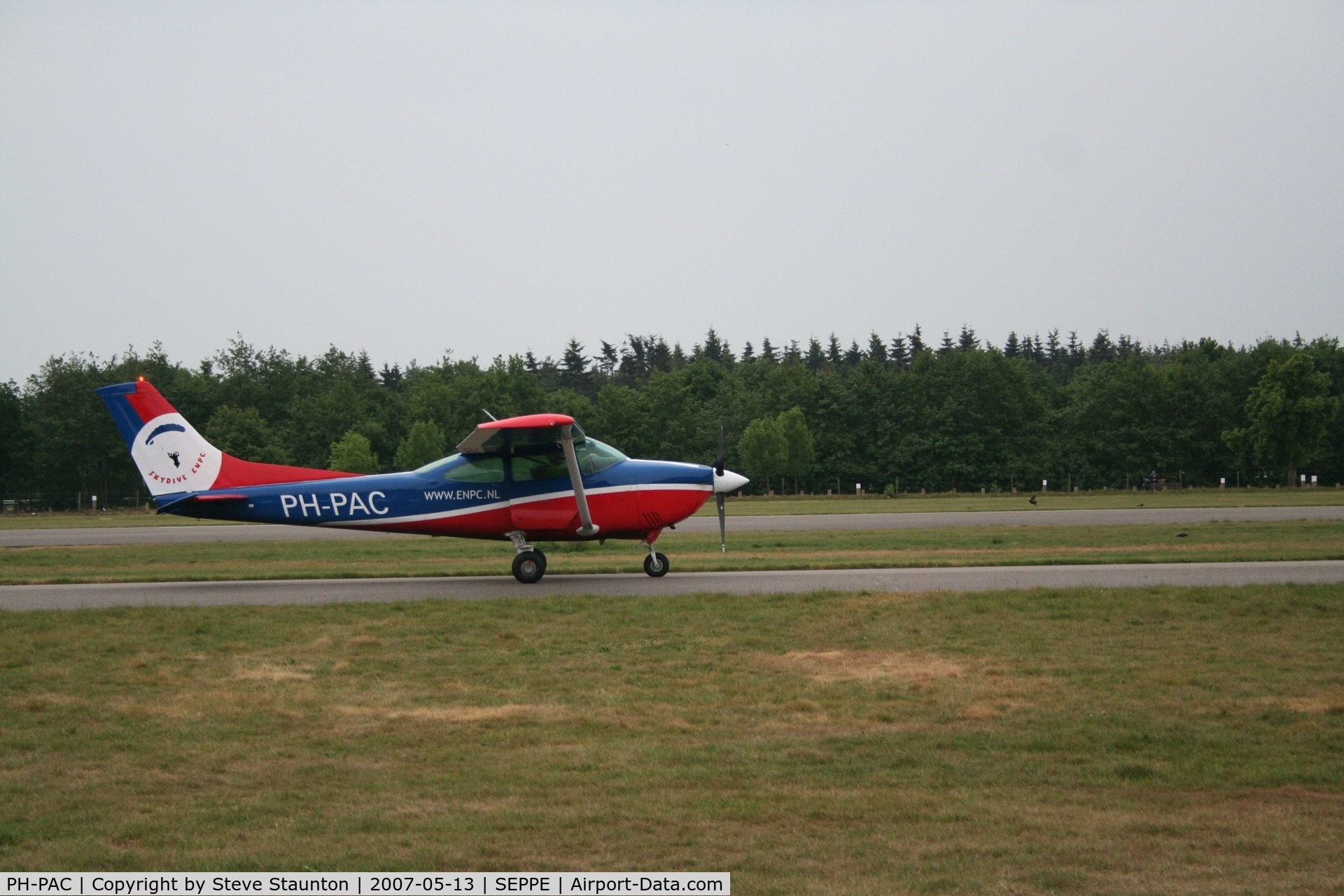 PH-PAC, Reims F182Q C/N 0118, Taken on a Aeroprint tour @ Seppe