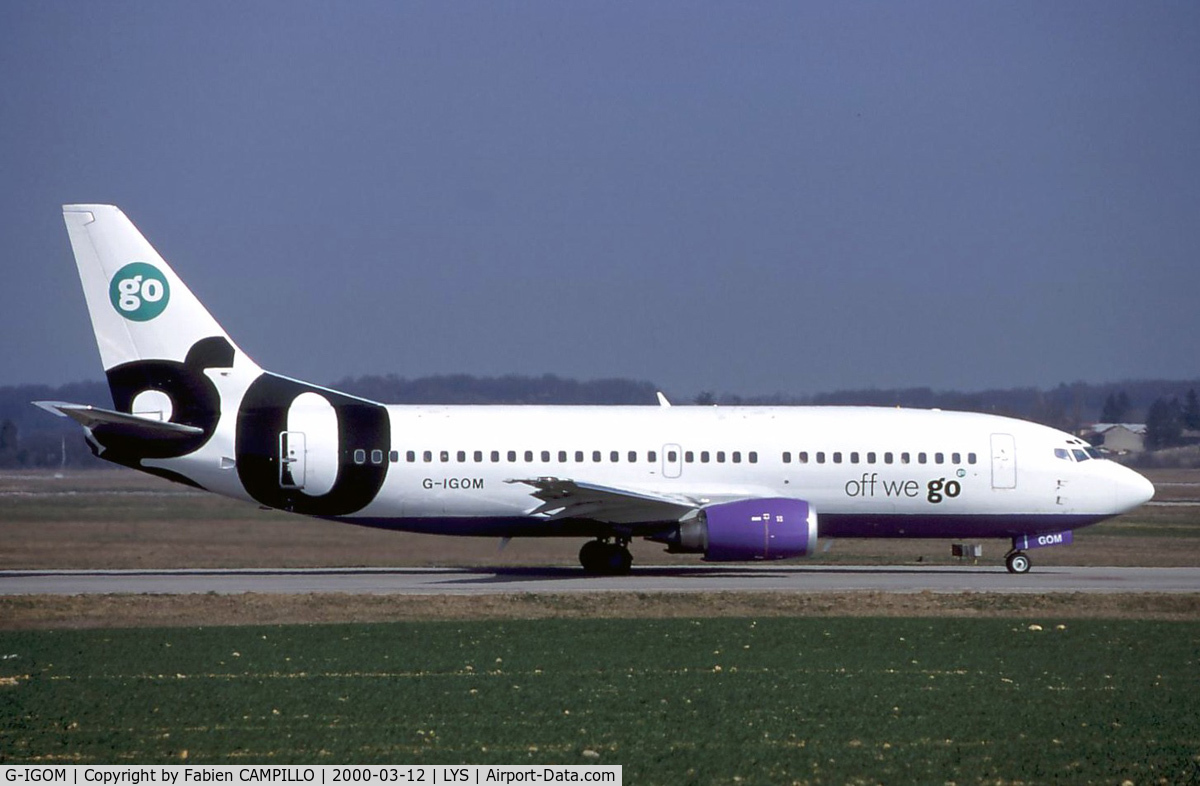 G-IGOM, 1999 Boeing 737-36N C/N 28599, off we go