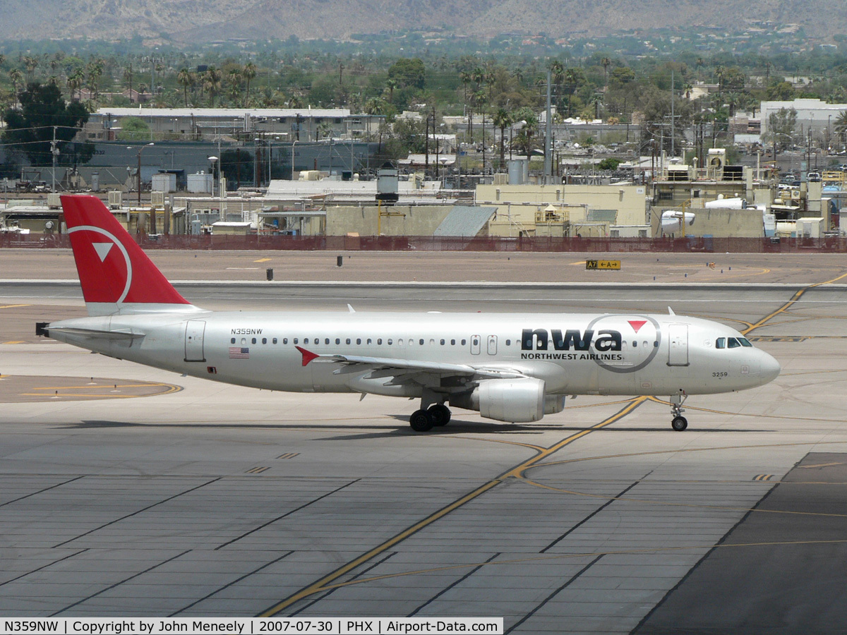 N359NW, 1998 Airbus A320-212 C/N 846, Lunchtime departure