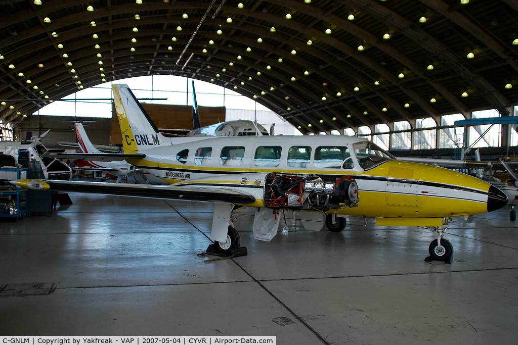 C-GNLM, 1973 Piper PA-31-350 Chieftain C/N 31-7305053, Wilderness Air Piper 31