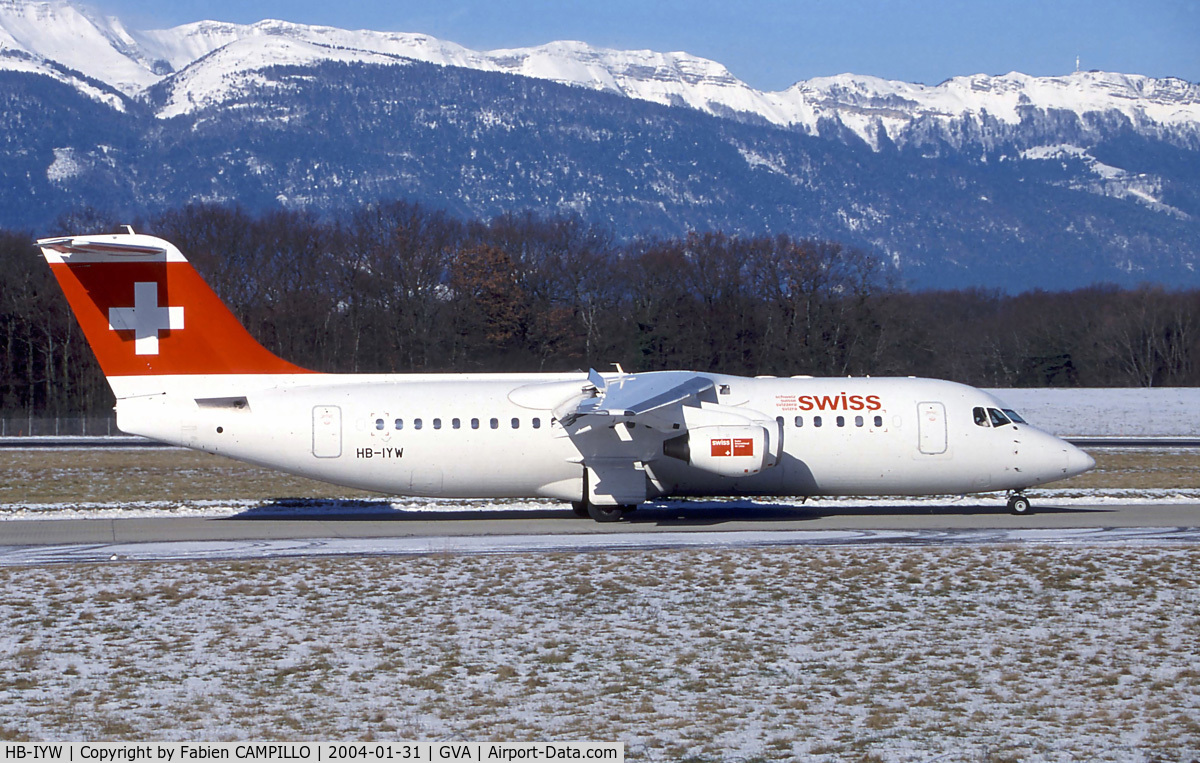HB-IYW, 1999 British Aerospace Avro 146-RJ100 C/N E3359, Swiss