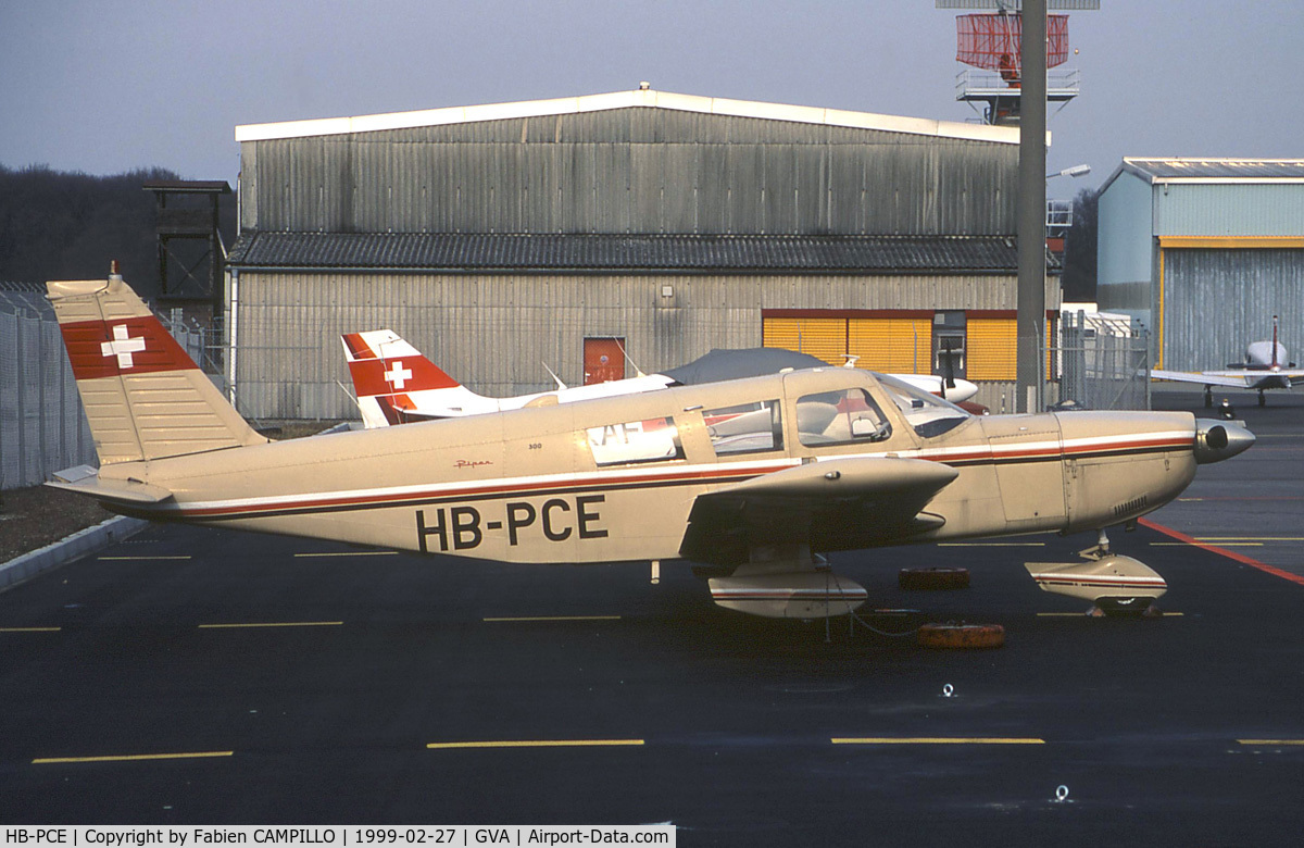 HB-PCE, 1967 Piper PA-32-300 Cherokee Six Cherokee Six C/N 32-40332, Piper PA-32-300 Cherokee Six 32-40332