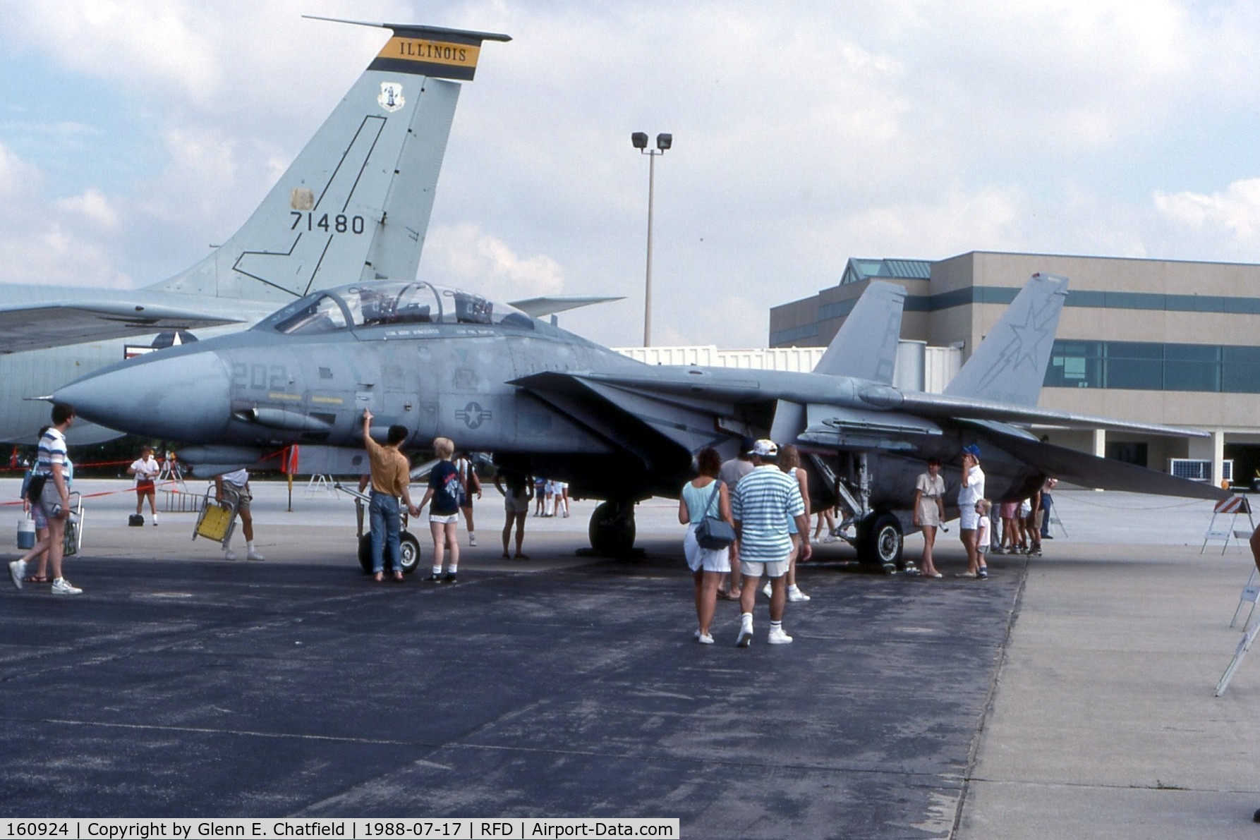 160924, Grumman F-14A-105-GR Tomcat C/N 353, F-14A at the Rockford Airshow