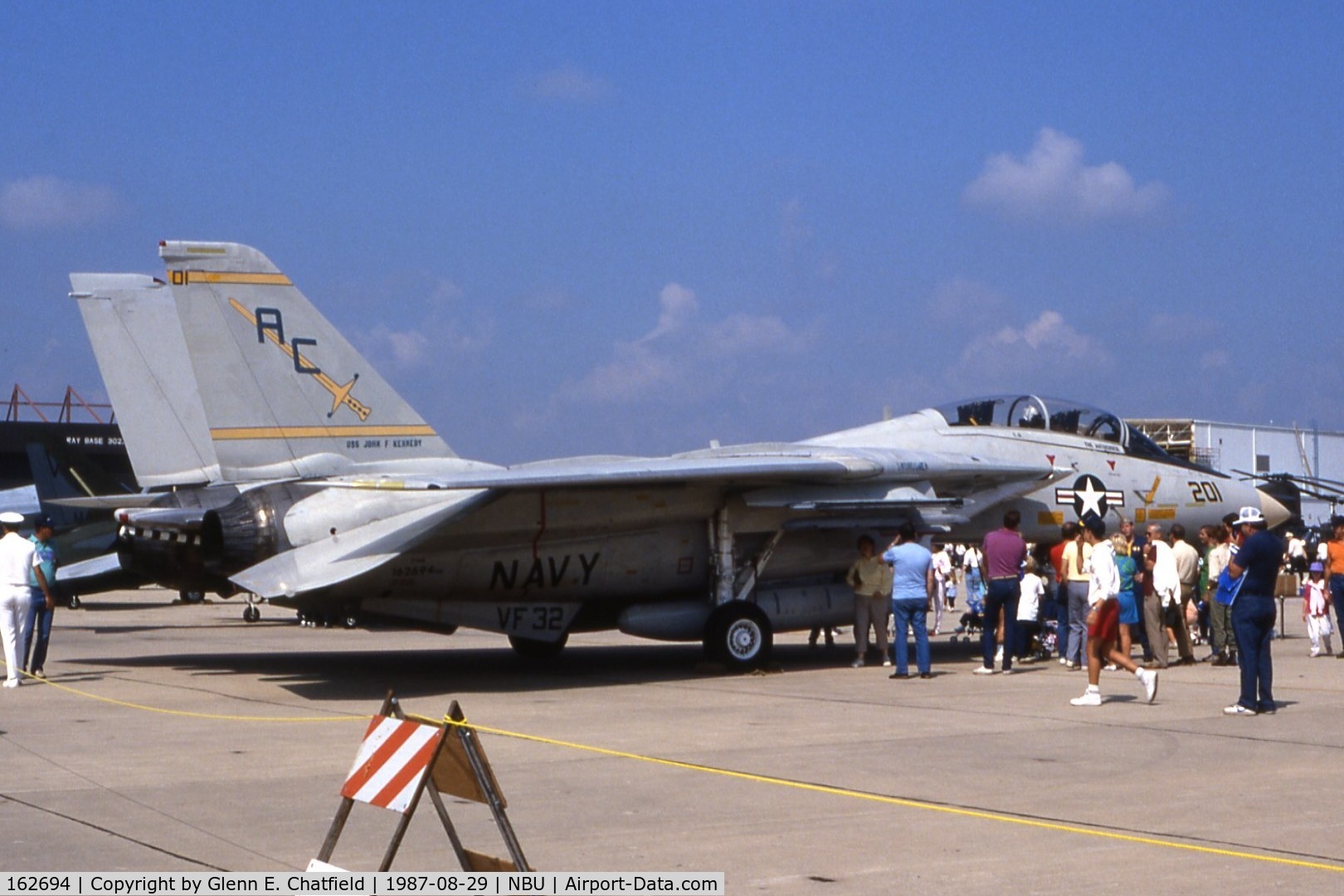 162694, Grumman F-14A-140-GR C/N 540, F-14A at the open house, became F-14B