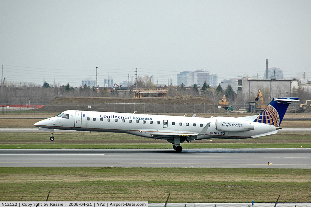 N12122, 2003 Embraer ERJ-145XR (EMB-145XR) C/N 145684, Lnading at Pearson International