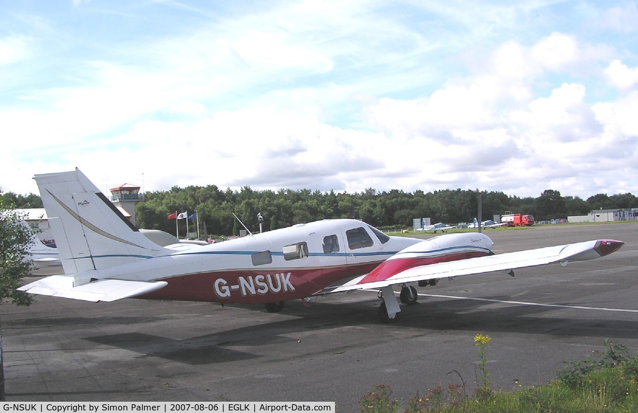 G-NSUK, 2002 Piper PA-34-220T Seneca V C/N 34-49256, Seneca V parked at Blackbushe