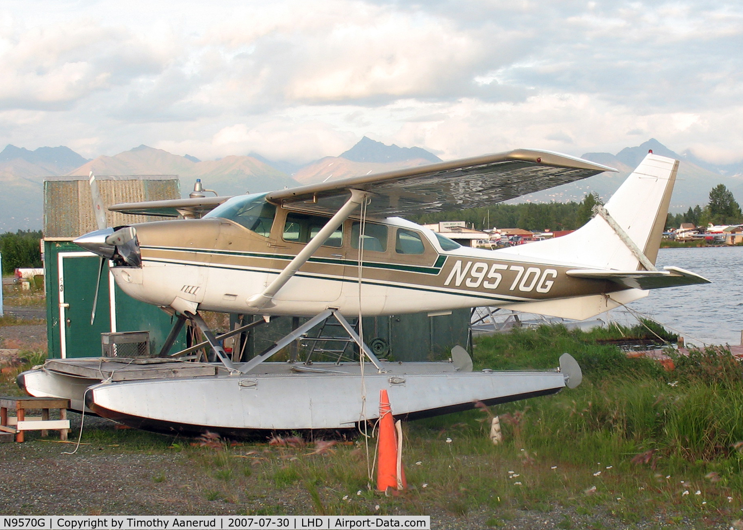 N9570G, 1972 Cessna U206F Stationair C/N U20601770, Parked by Lake Hood