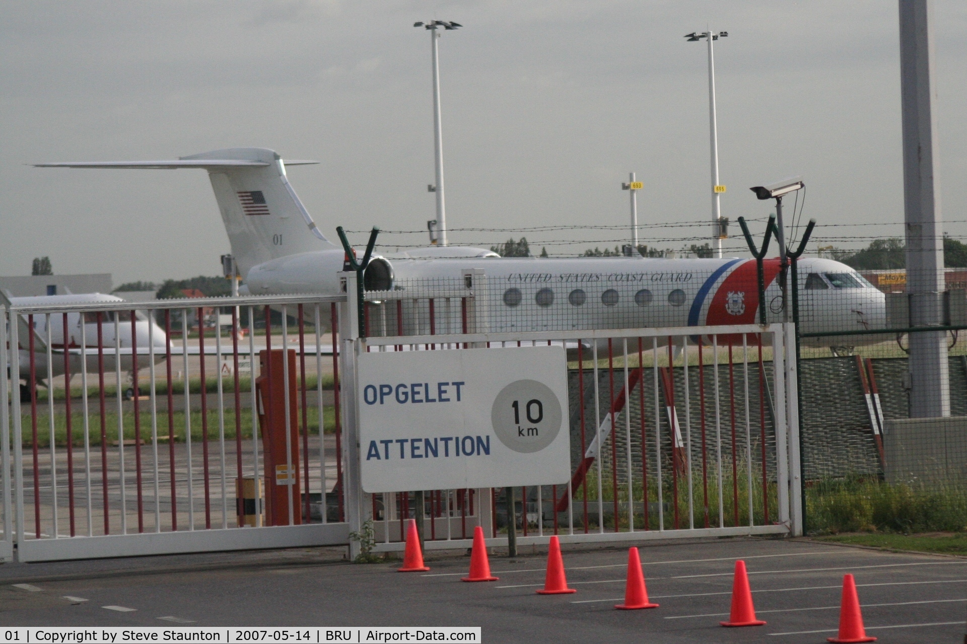 01, 2001 Gulfstream Aerospace C-37A (Gulfstream V) C/N 653, Taken from inside a coach at Brussels Airport