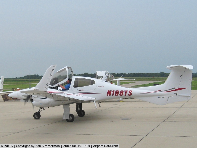 N198TS, 2006 Diamond DA-42 Twin Star C/N 42.AC002, Airfest 2007 - Bellefontaine, OH
