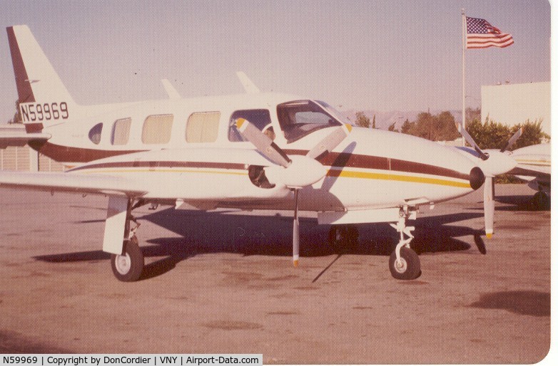 N59969, Piper PA-31-325 Navajo C/R C/N 317512038, Our Navajo C/R at VNY in 1979 #2.