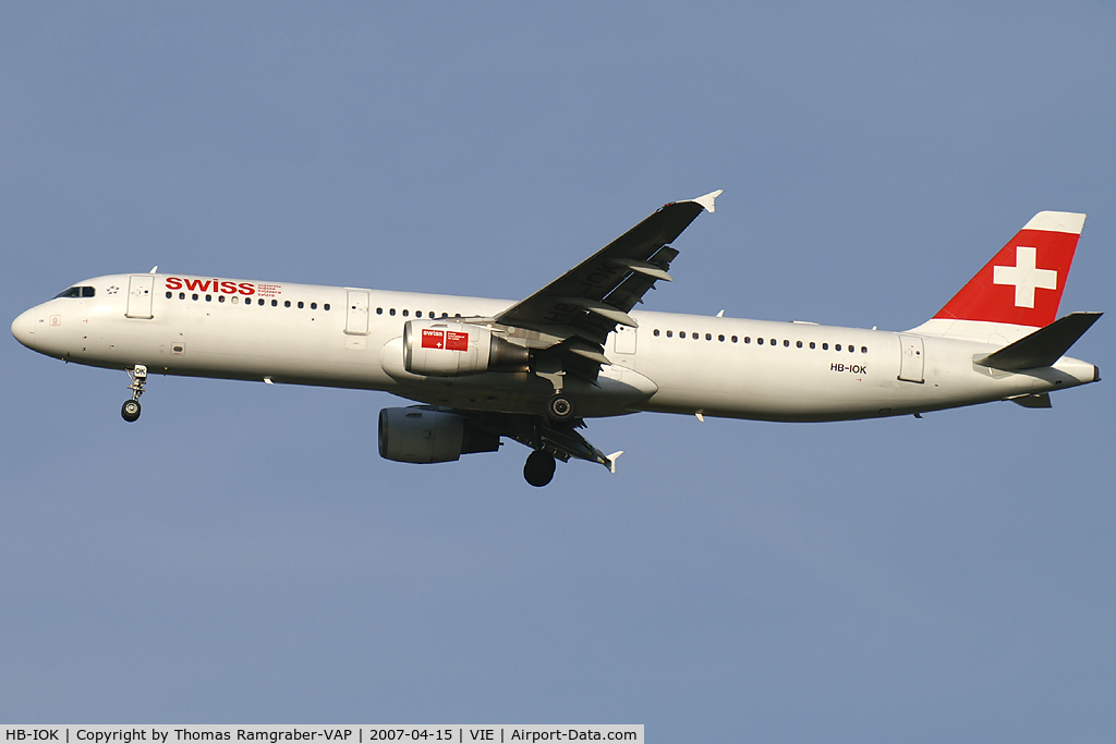 HB-IOK, 1999 Airbus A321-111 C/N 987, Swiss International Air Lines Airbus A321