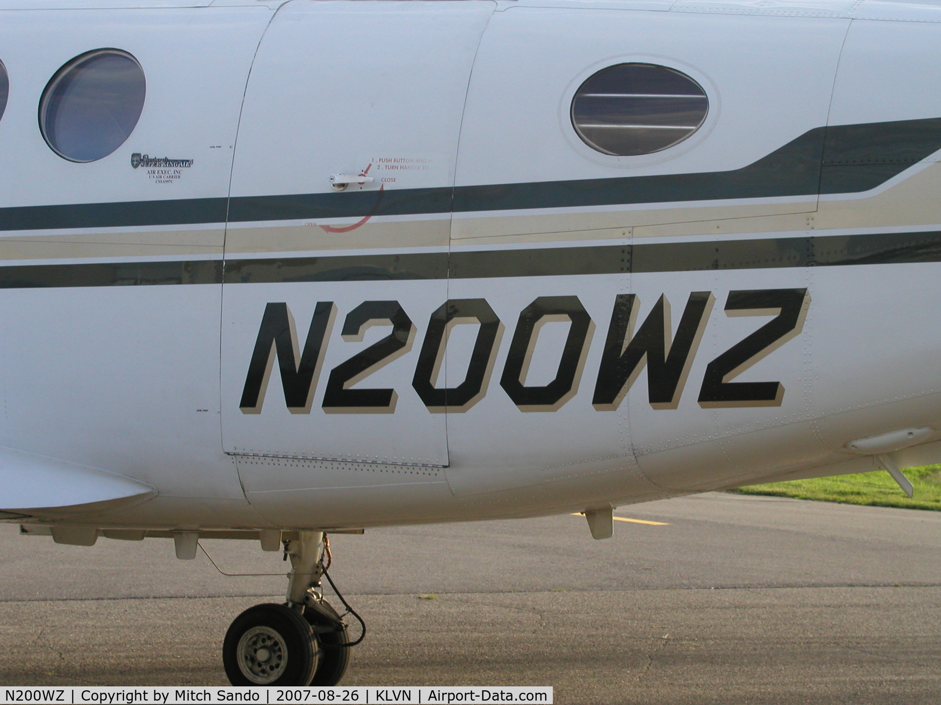 N200WZ, 1975 Beech 200 C/N BB-89, Super King Air 200WZ.