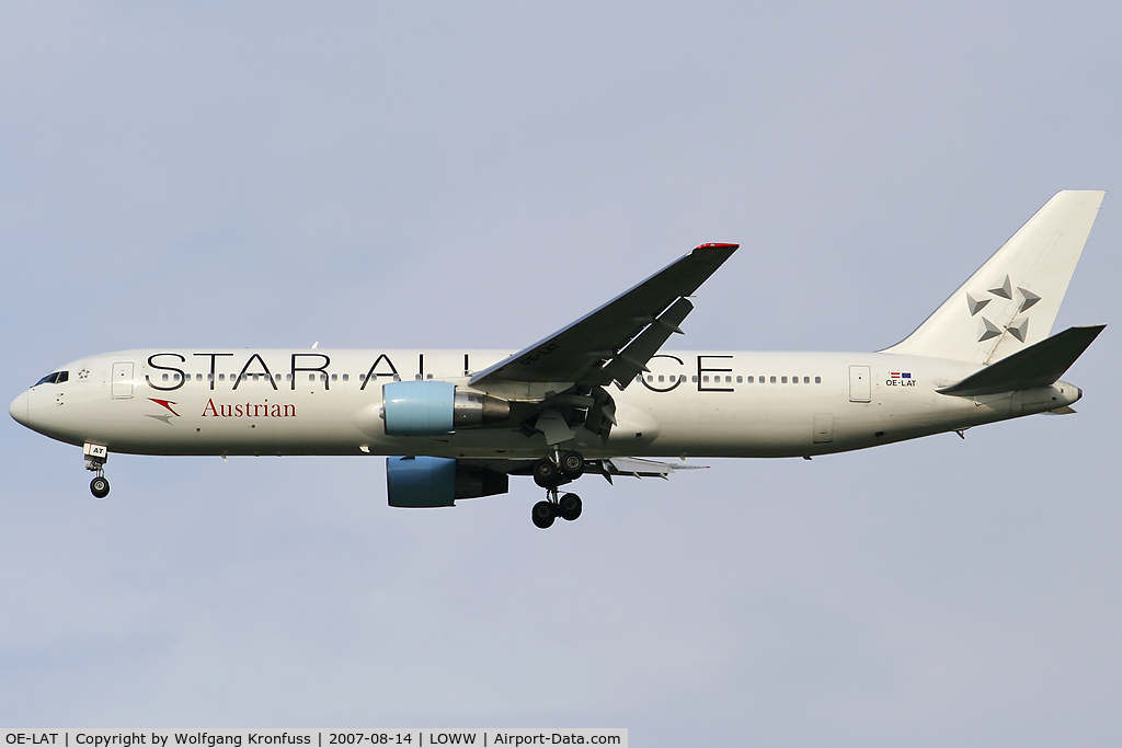 OE-LAT, 1991 Boeing 767-31A C/N 25273, Star Alliance cs; this one with the white tail