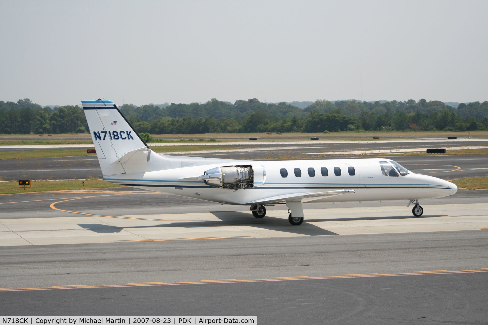 N718CK, 1982 Cessna 550 C/N 550-0368, Taxing back from runup area