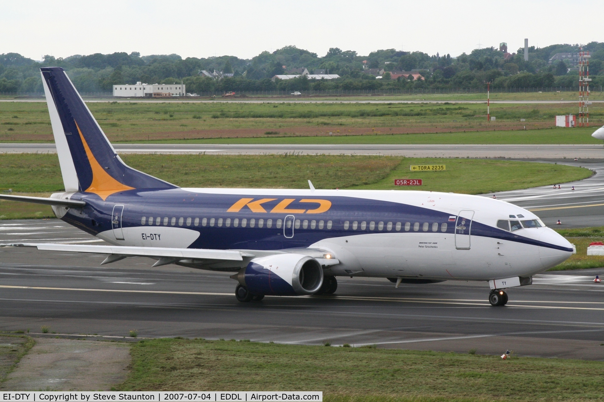 EI-DTY, 2005 Boeing 737-3M8 C/N 25017, Taken at Dusseldorf July 2007